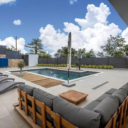 فيلة Provvidenza