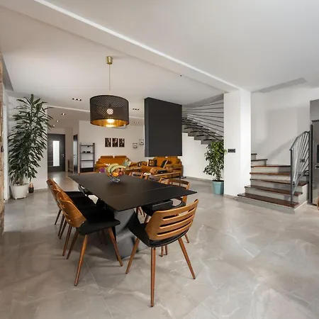 فيلة Provvidenza