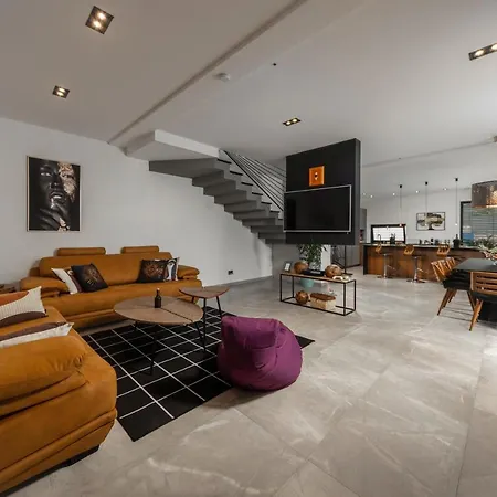 Provvidenza فيلة