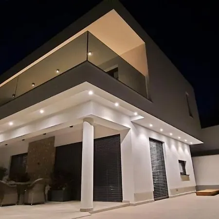 Provvidenza فيلة *